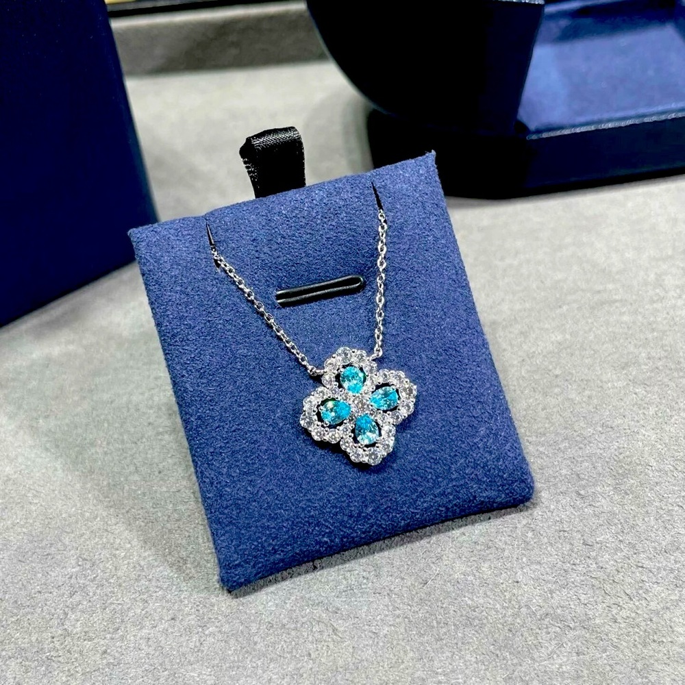 Sterling Silver 925 necklace with beautiful pendant